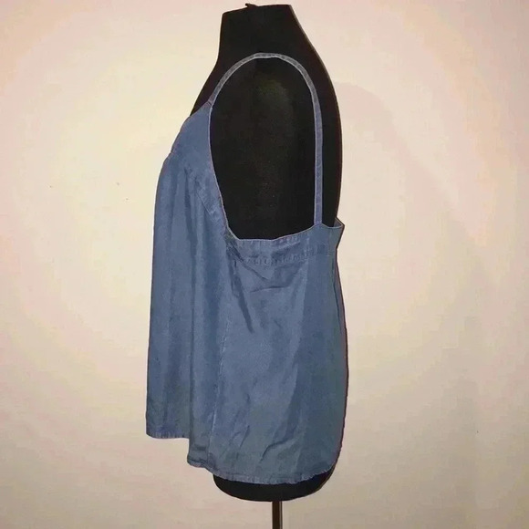 GAP Chambray Sleeveless Top Size XL - Picture 2 of 5